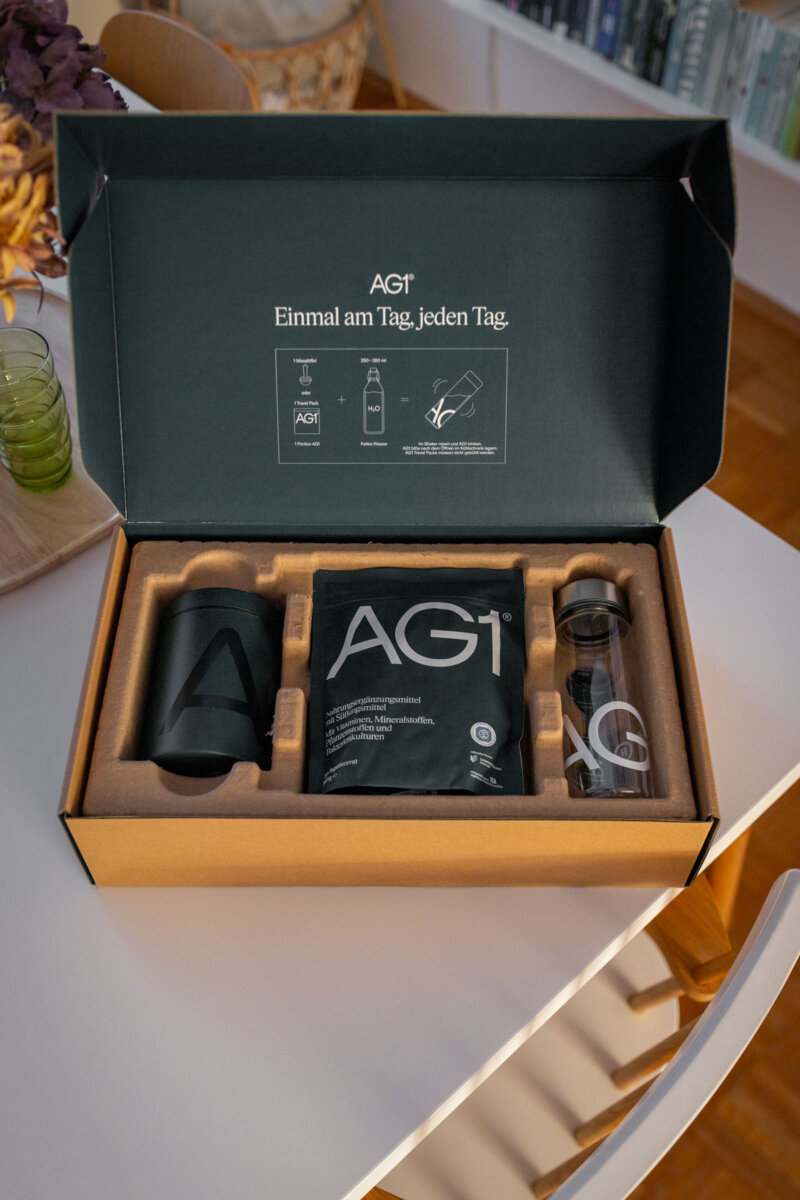 AG1 Athletic Greens im Test! Erfahrungen und Verbesserung für Haut, Haare und Verdauung jetzt auf dem Beautyblog!